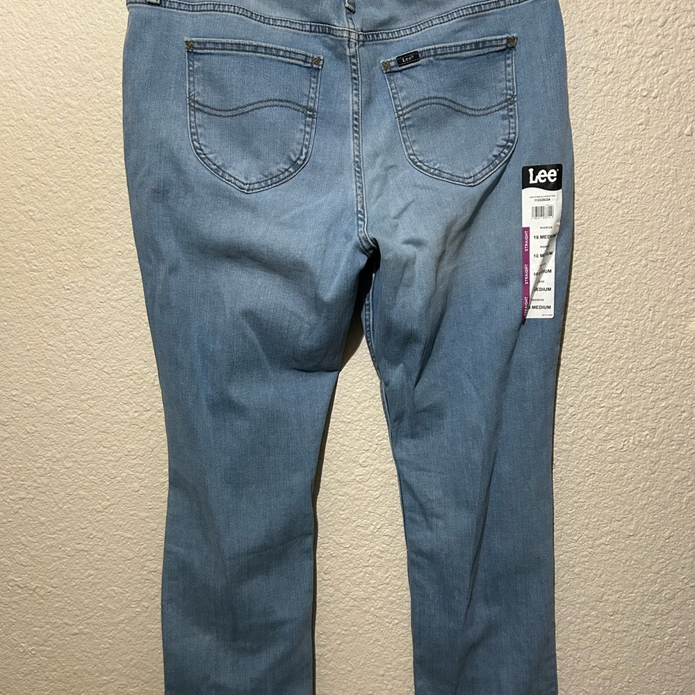 Lee NWT - Picture 2 of 2